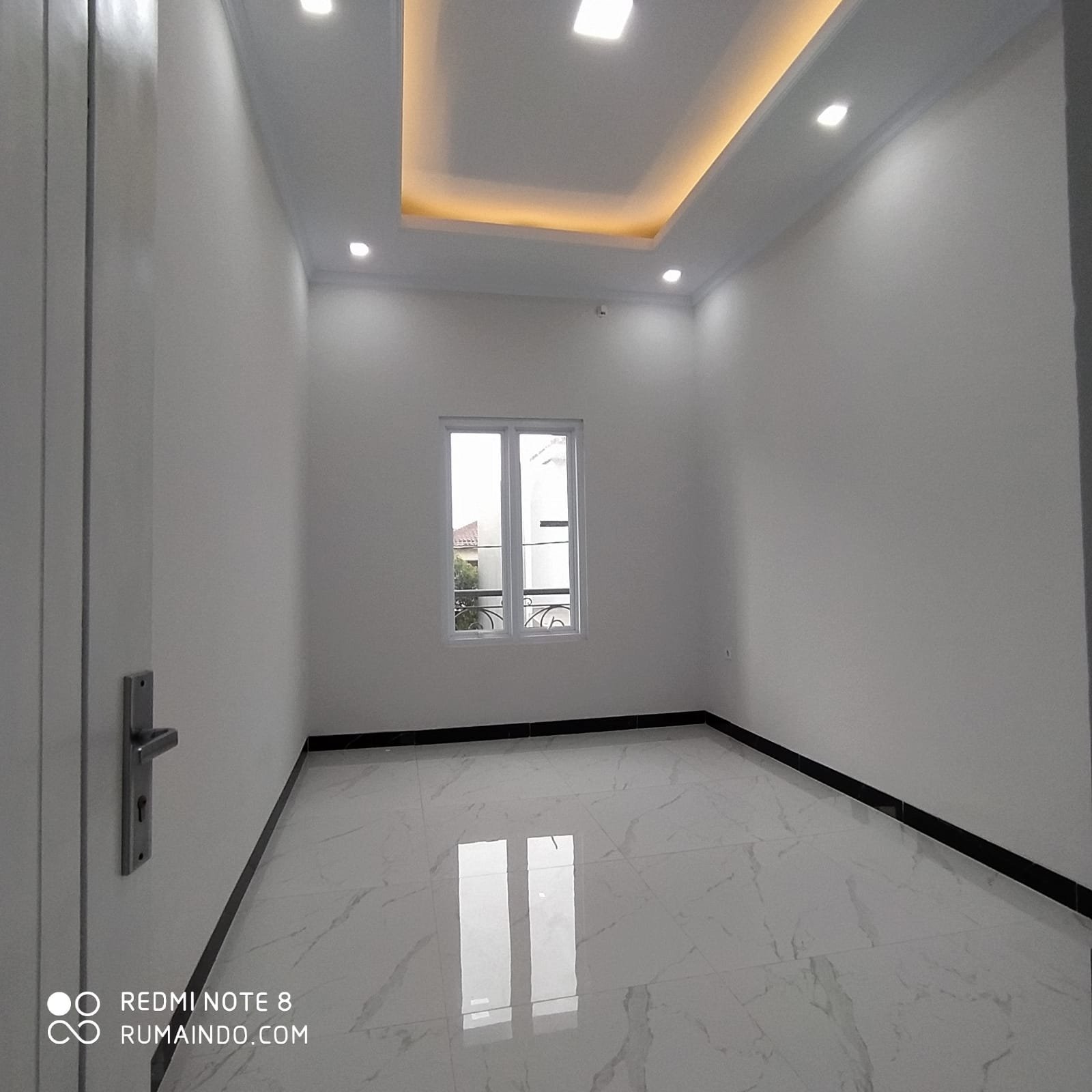 Dijual Rumah Ada Kolam Renang di Cluster Sevilla Residence Lebak Bulus Jakarta Selatan - 10