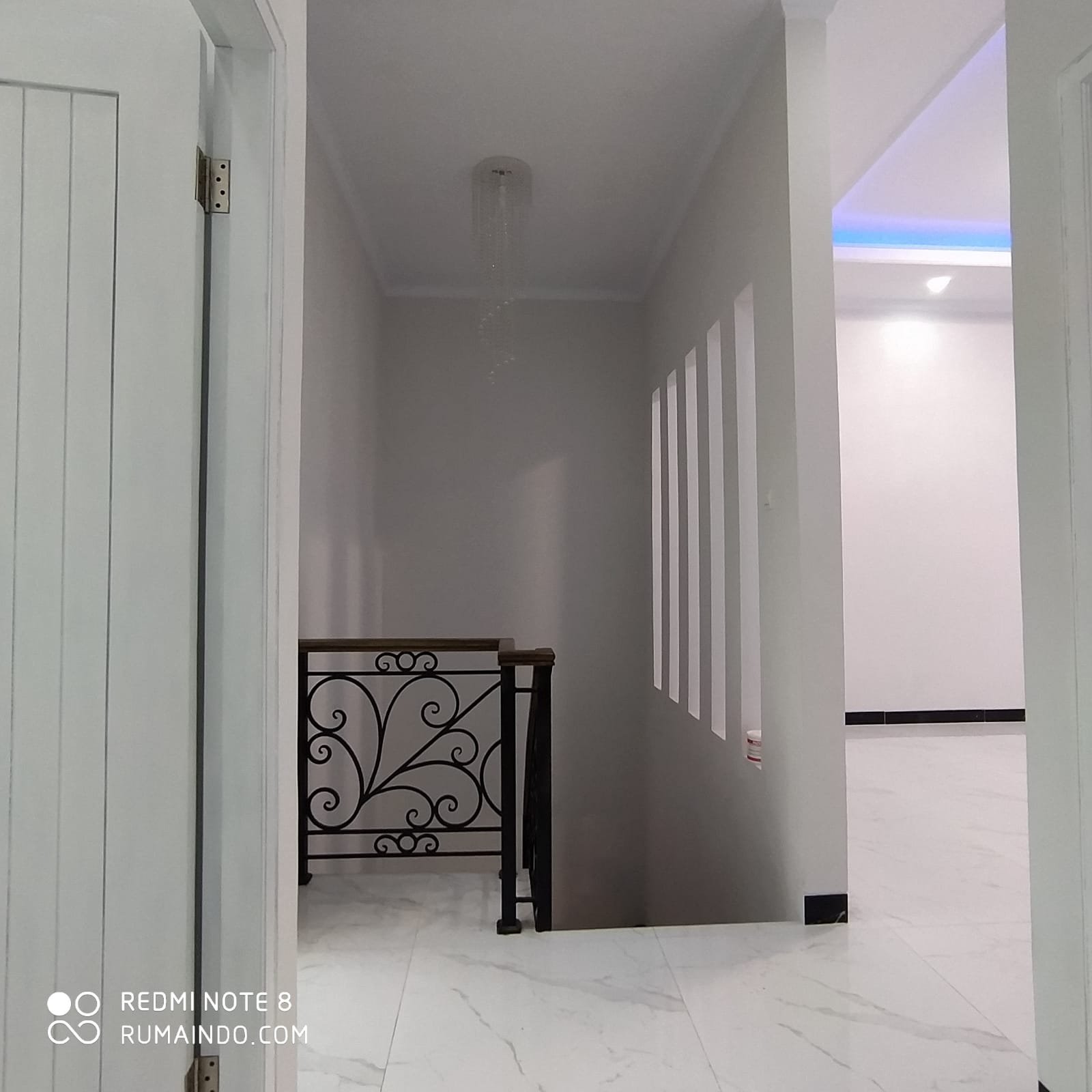 Dijual Rumah Ada Kolam Renang di Cluster Sevilla Residence Lebak Bulus Jakarta Selatan - 14