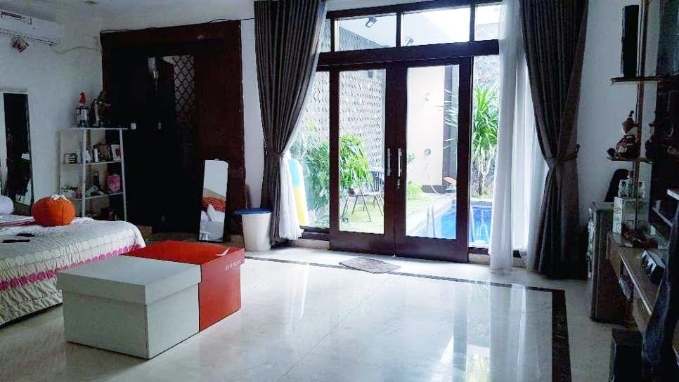 Dijual Rumah Mewah Ada Kolam Renang di Komplek Kesehatan Pesanggrahan Jakarta Selatan - 9