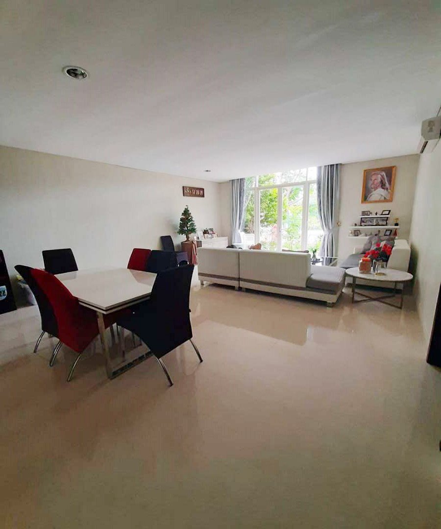 Dijual Rumah Mewah 3 Lantai di Bukit Kawanua Golf Residence Grand Kawanua Manado - 4