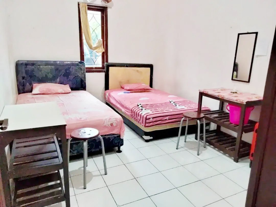 Jual Rumah Kost Sangat Produktif 11 Kamar Full Furnish Dekat Universitas Brawijaya Malang - 4