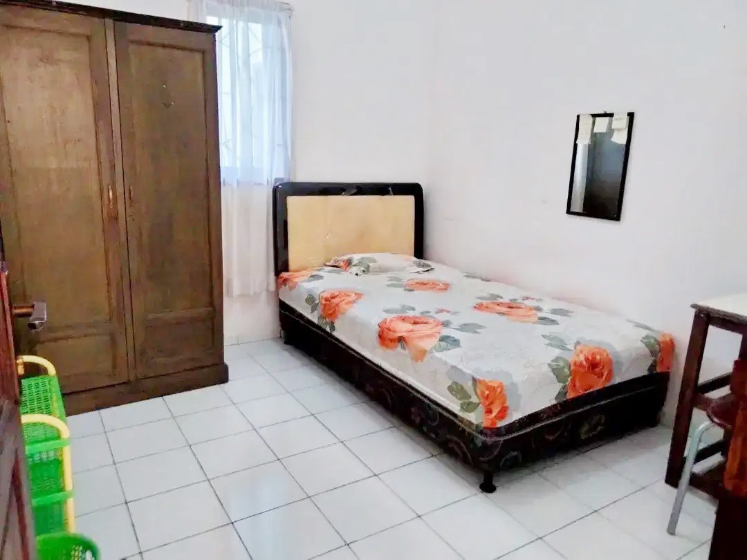 Jual Rumah Kost Sangat Produktif 11 Kamar Full Furnish Dekat Universitas Brawijaya Malang - 3