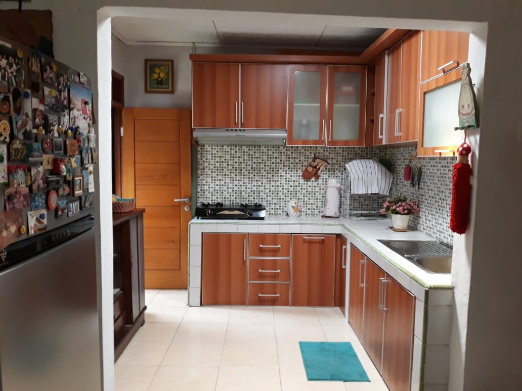 Dijual Rumah Cantik dekat kampus UIN, tanah 300 m2 di Ciputat Timur hanya 2,7 M - 4