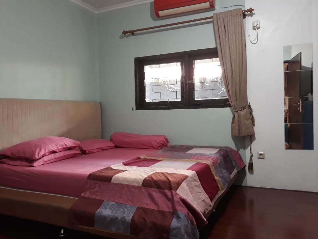 Dijual Rumah Cantik dekat kampus UIN, tanah 300 m2 di Ciputat Timur hanya 2,7 M - 7