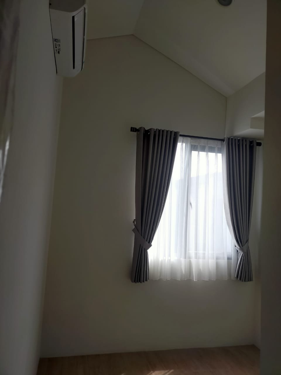 Disewa Murah Rumah Cluster Water Front River Side,Cikarang Bekasi,Jawa Barat - 4