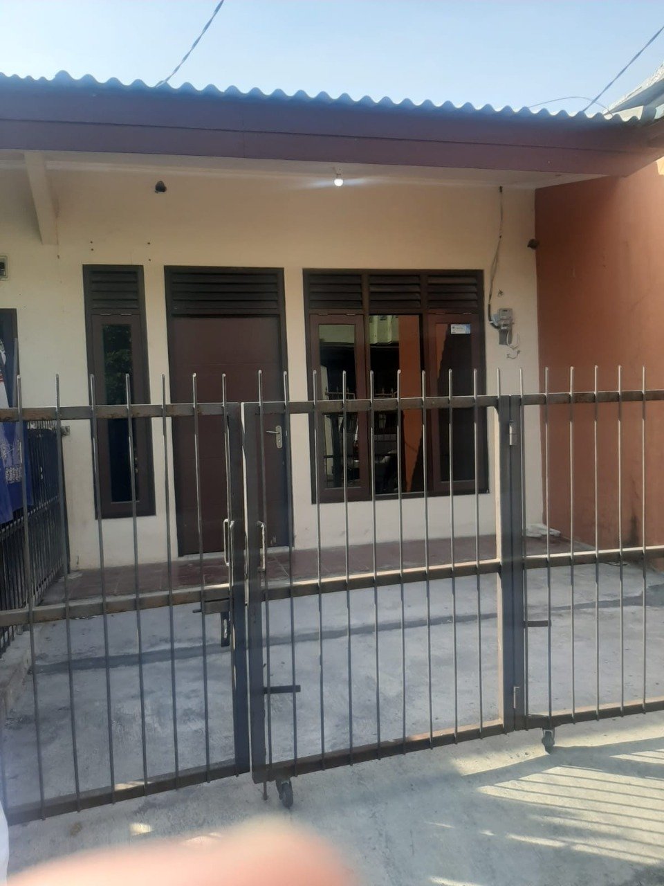 Disewakan/ Dikontrakan Rumah Semi Furnished Strategis di Karang Ayu, Semarang Barat - 1
