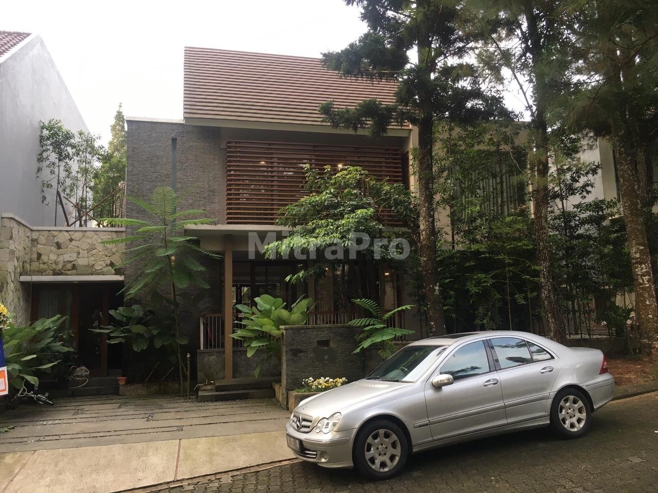 Rumah Konsep Villa Sejuk + Swimming Pool di Rancamaya Golf Bogor - Murah - 5