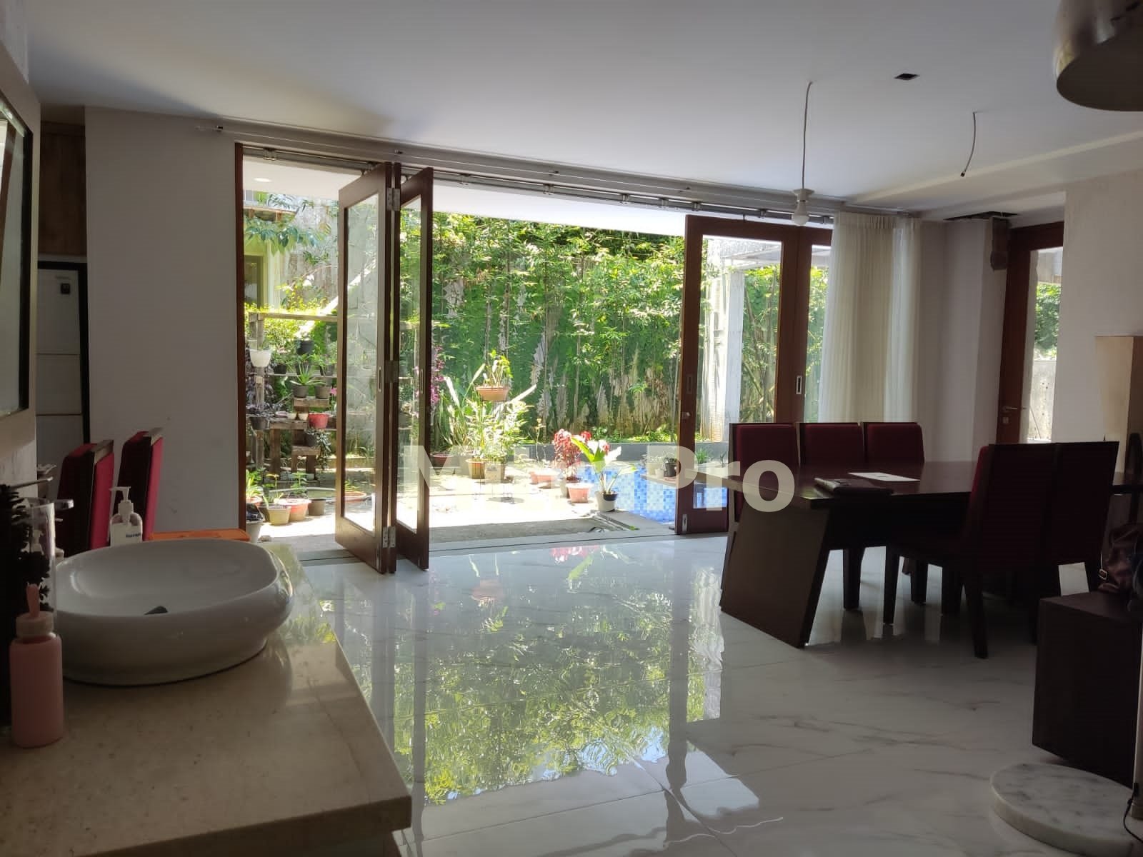 Rumah Konsep Villa Sejuk + Swimming Pool di Rancamaya Golf Bogor - Murah - 8