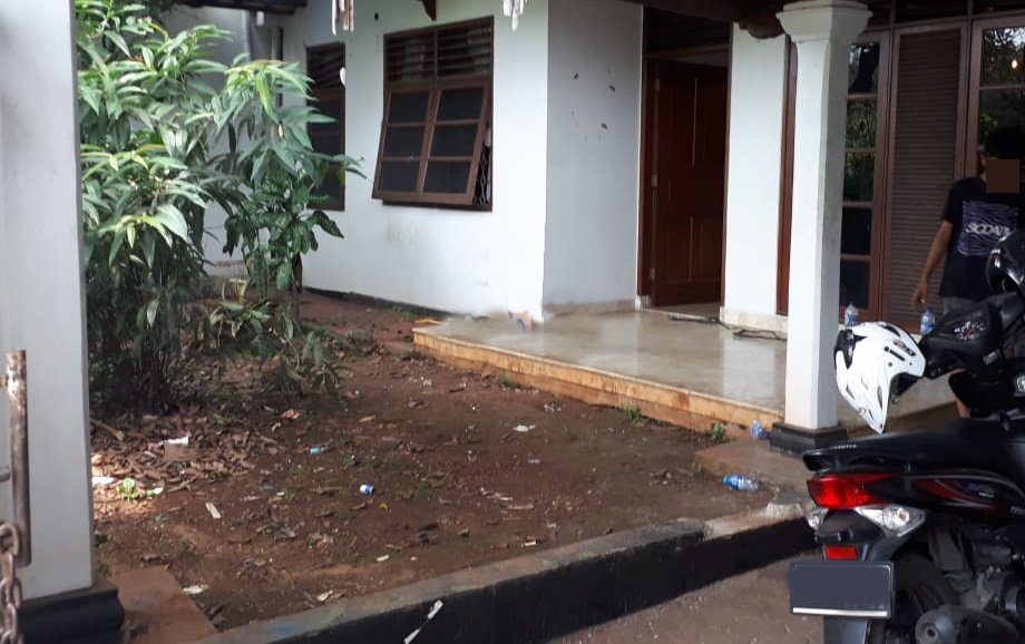 Rumah lama cocok untuk kos-kosan di Area Perkantoran, Pancoran, Jakarta Selatan - 2