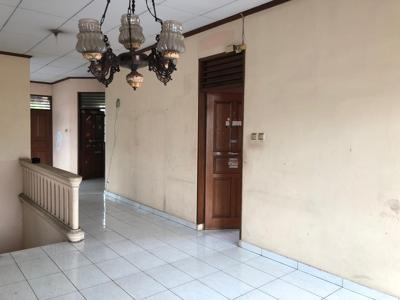 Rumah lama cocok untuk kos-kosan di Area Perkantoran, Pancoran, Jakarta Selatan - 8