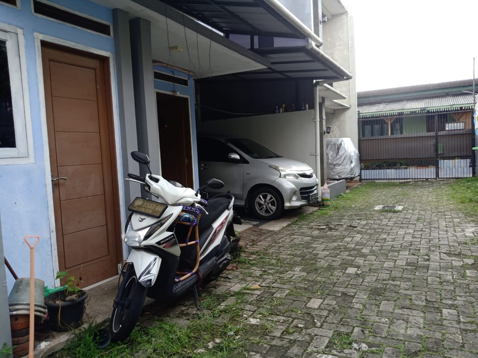 Dijual Rumah Second Dalam Cluster di Cipedak Jagakarsa Jakarta Selatan - 2