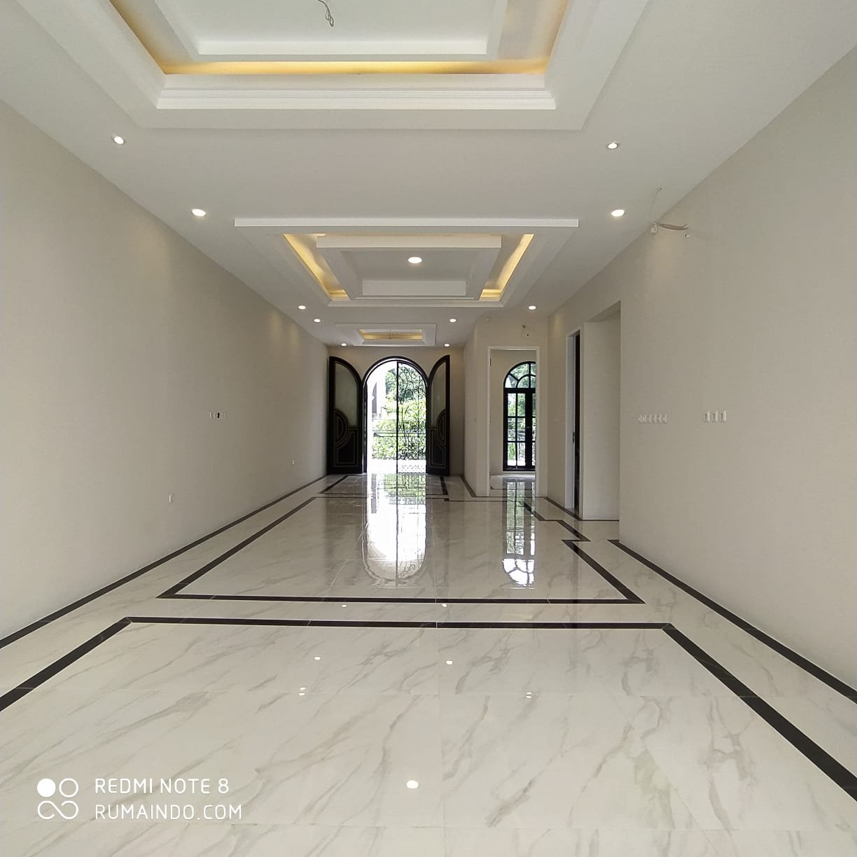 Dijual Rumah Mewah Design American Classic Ada Kolam Renang di Jagakarsa Jakarta Selatan - 6