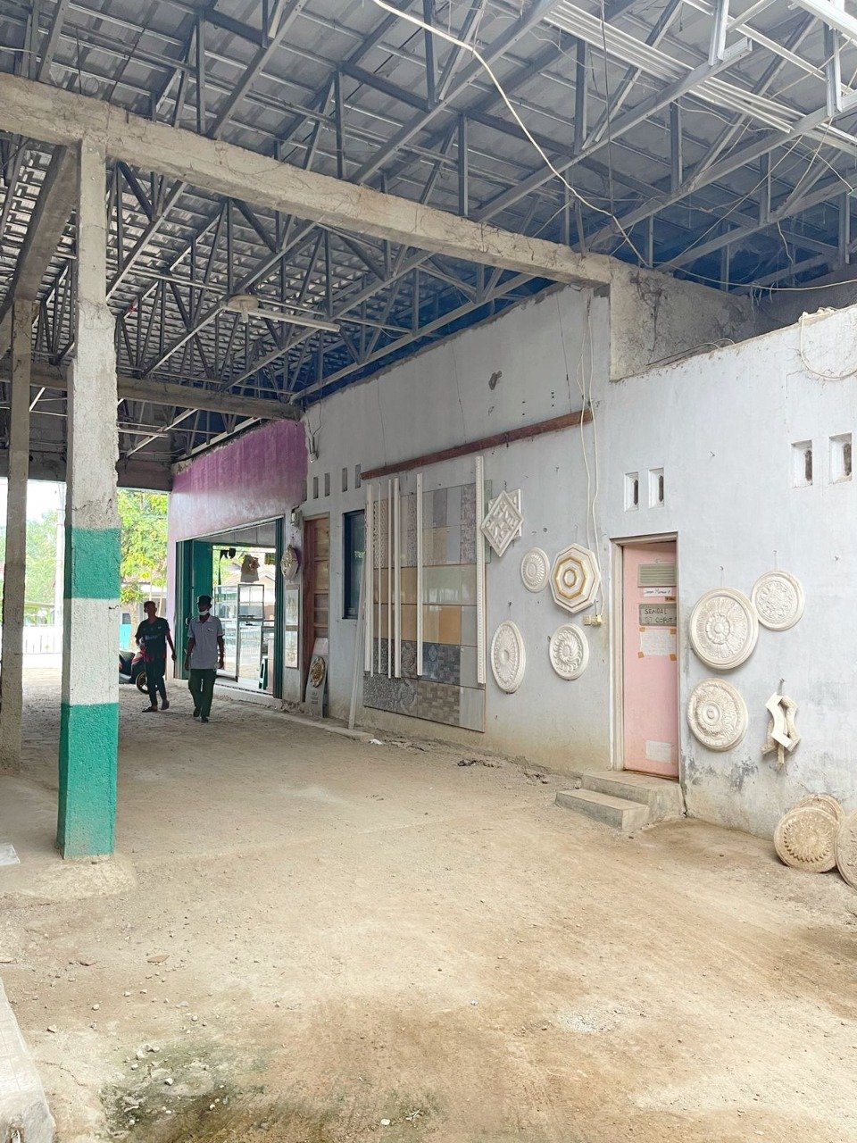 Dijual Bangunan Komersil, Toko dan Rumah Cocok Untuk Usaha/ Investasi - 2