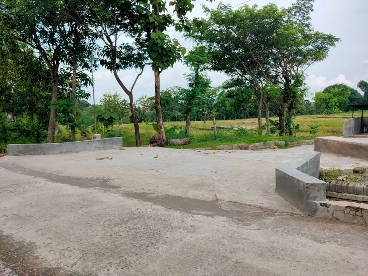 Dijual Tanah 750m²  Bonus Bangunan Jirapan Suroboyo Sragen - 8