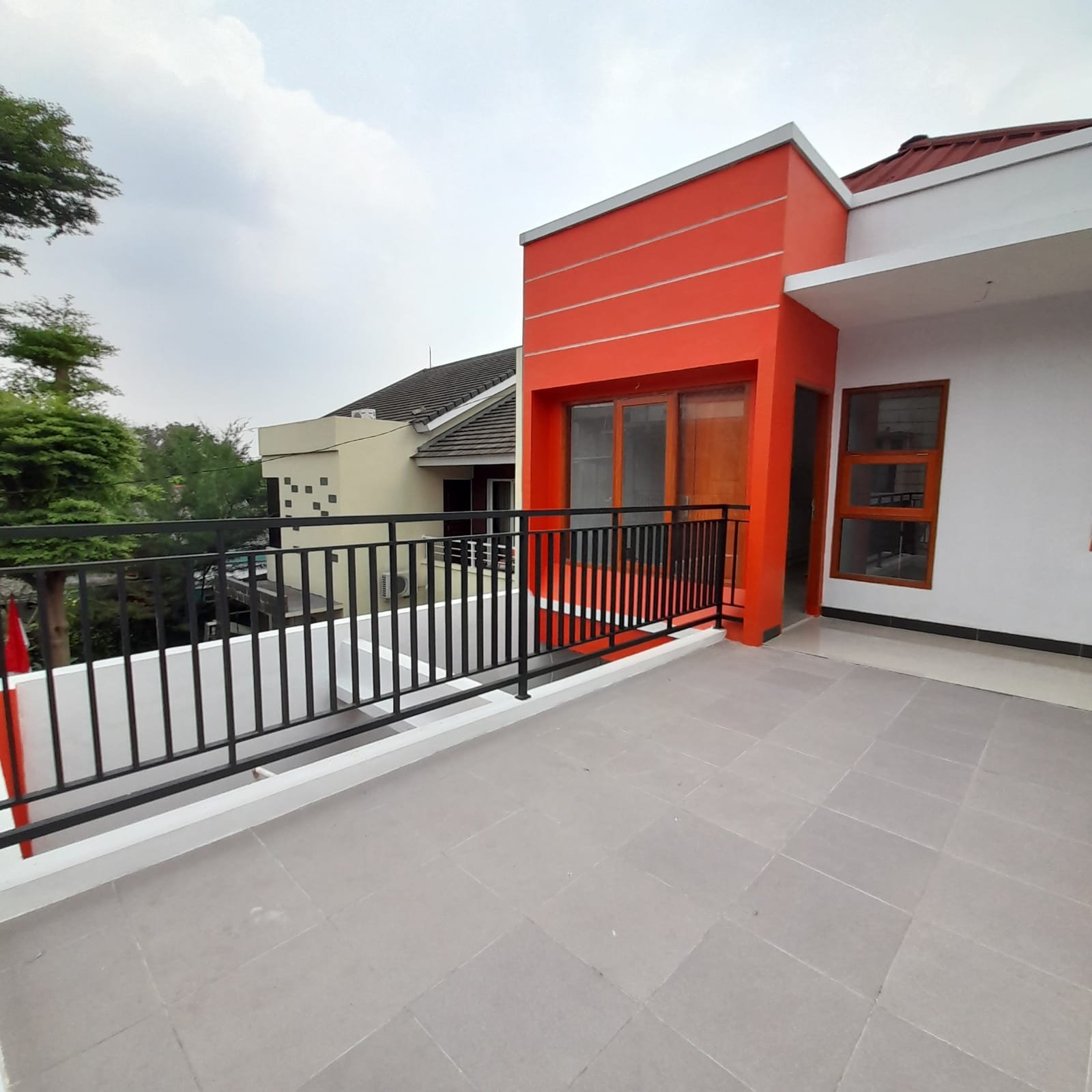 Dijual Rumah Termurah Ada Kolam Renang di Jagakarsa Jakarta Selatan - 7