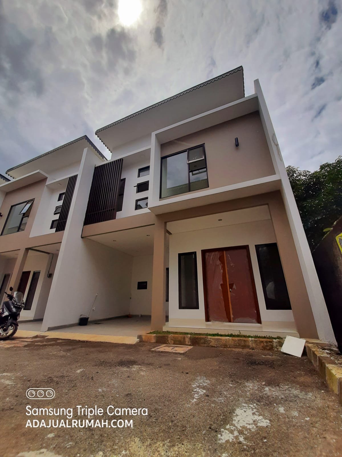 Dijual Rumah Cluster di Kahfi 2 Jagakarsa Jakarta Selatan - 2