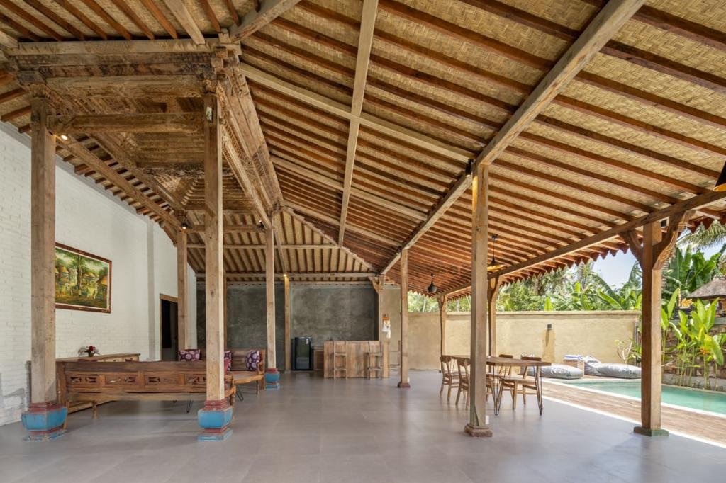A BRAND NEW VILLA AT LODTUNDUH, UBUD, with amazing Javanese carved old teak - 6