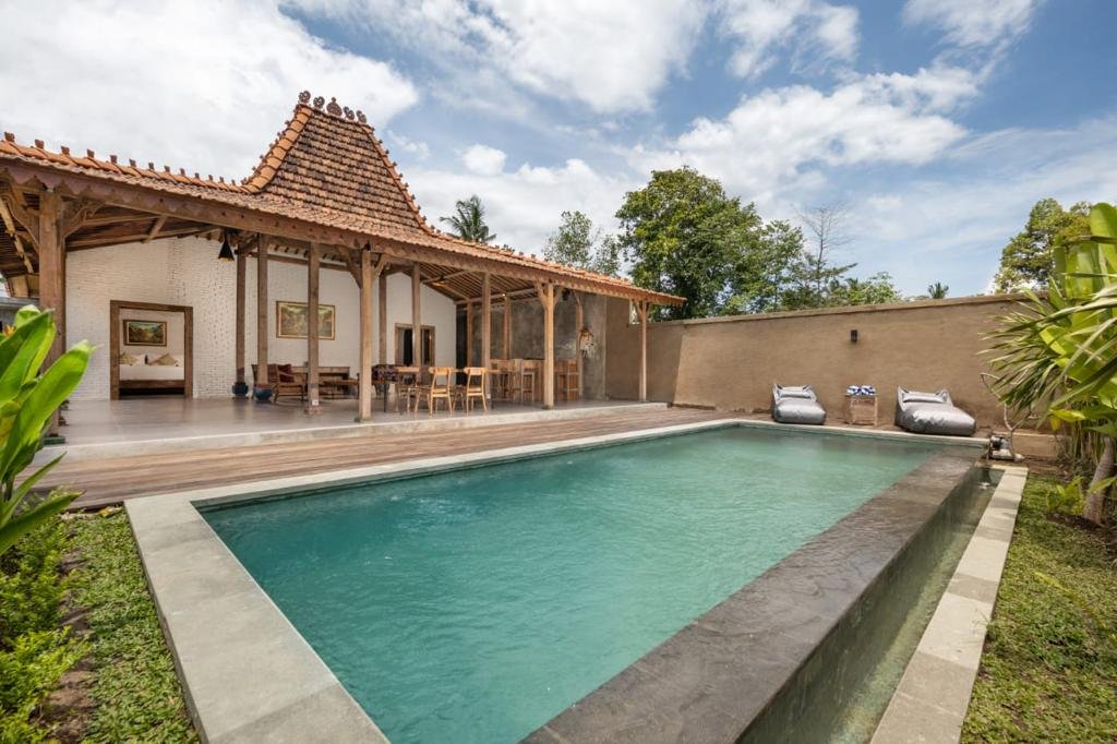 A BRAND NEW VILLA AT LODTUNDUH, UBUD, with amazing Javanese carved old teak - 10