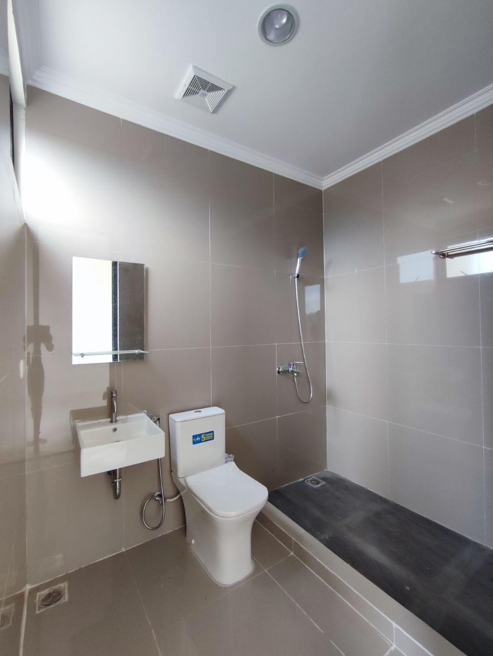 Promo Akhir Tahun!! Rumah 2 Lantai Berkualitas Model Skandinavian - 9