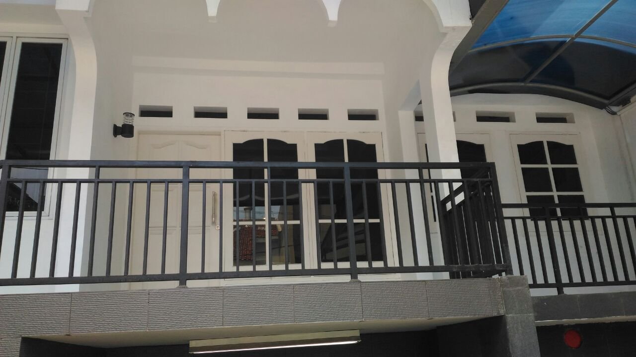 Rumah mewah Tanah 200 m2 di Pondok Indah siap huni hanya 7,9 M (nego sampe deal) - 2