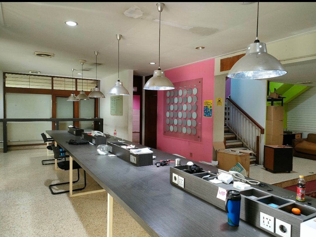 Rumah Tinggal Lengkap dengan Studio Virtual di Jalan Bangka - 4