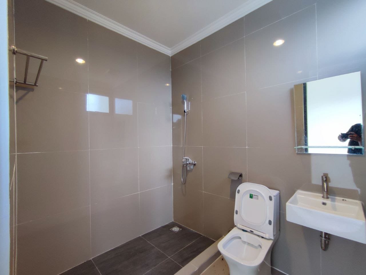 Khusus 1 Unit,,Buruaan !!! Promo Akhir Tahun!! Rumah 2 Lantai Berkualitas Model Skandinavian - 7