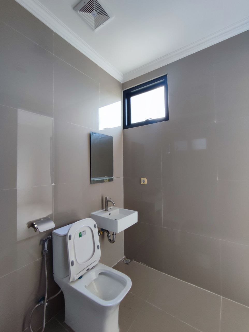 Khusus 1 Unit,,Buruaan !!! Promo Akhir Tahun!! Rumah 2 Lantai Berkualitas Model Skandinavian - 8