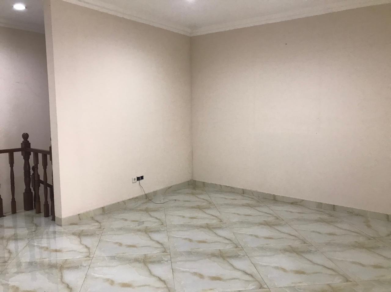 Dijual Rumah cantik Puri Mansion Cluster Buckingham Raya,Kembangan ,Jakarta Barat - 6