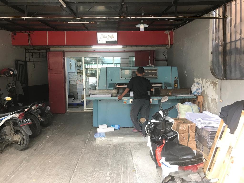 Dijual Rumah Tinggal, Usaha Laundry, Percetakan dan Kos-Kosan di Grogol - 6
