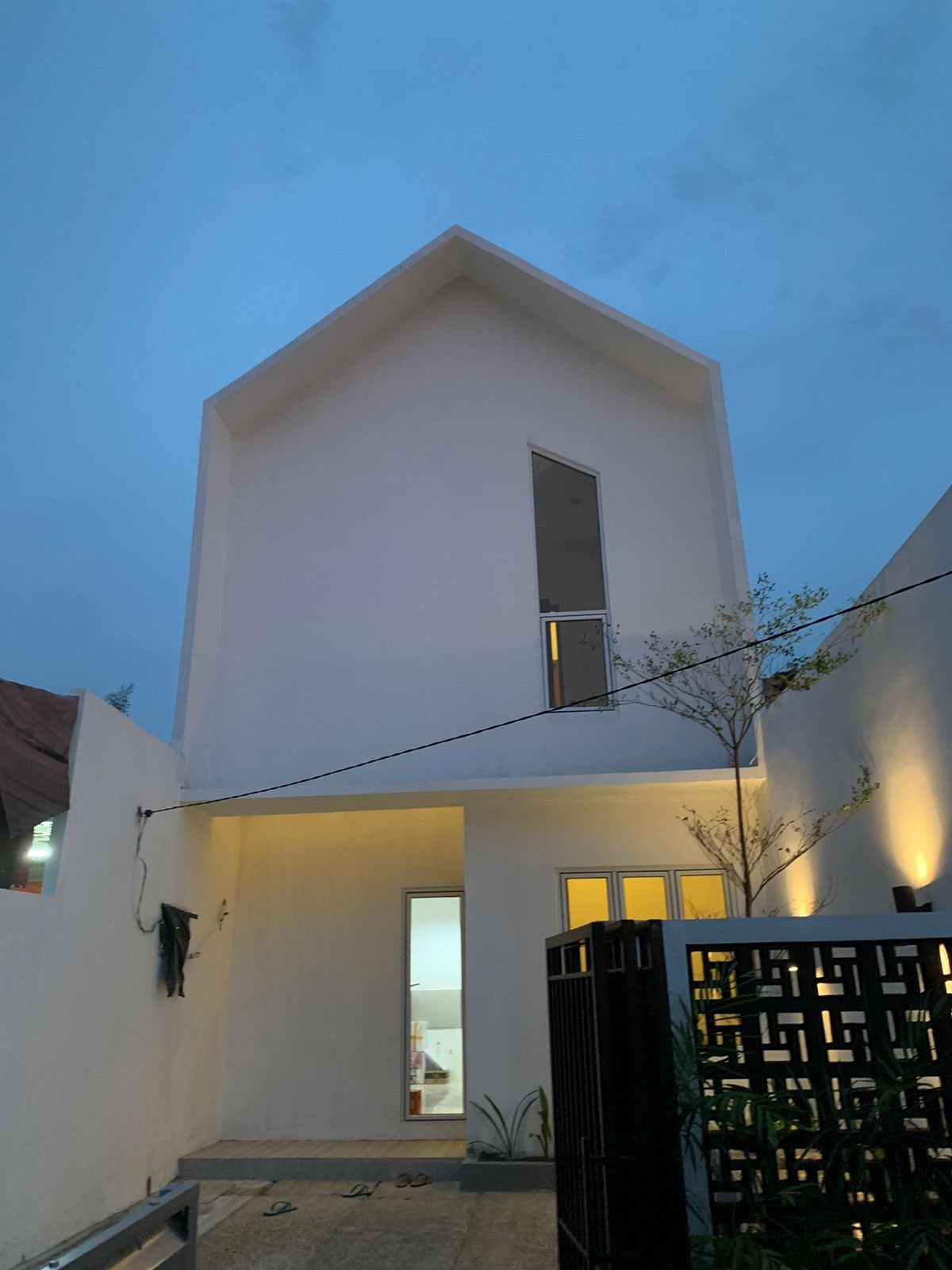 Rumah 2 Lantai Mewah Cantik, Dekat Exit Tol BORR Kayu Manis1 - 3