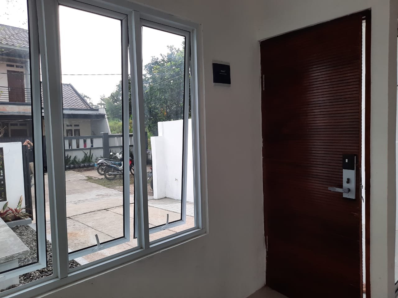 Rumah 2 Lantai Mewah Cantik, Dekat Exit Tol BORR Kayu Manis1 - 15
