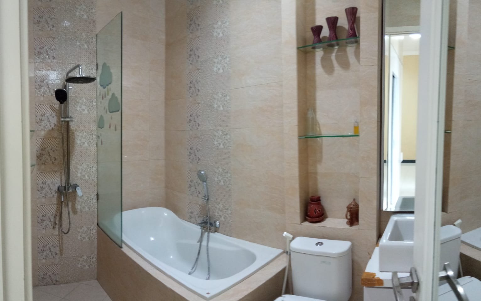 DiJual Rumah + Kantor/Butik Mewah Baru, siap huni di Surabaya Rp. 5,9 M, Disewakan Rp. 130 jt/thn - 17