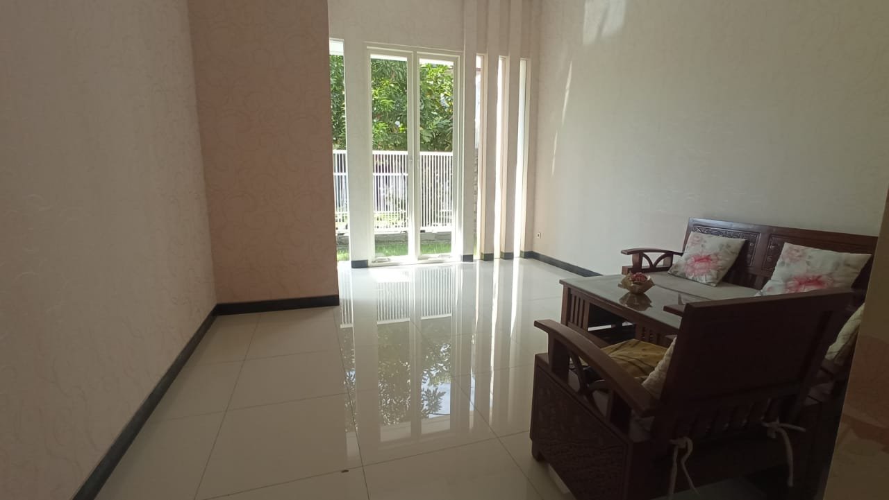 DiJual Rumah + Kantor/Butik Mewah Baru, siap huni di Surabaya Rp. 5,9 M, Disewakan Rp. 130 jt/thn - 11