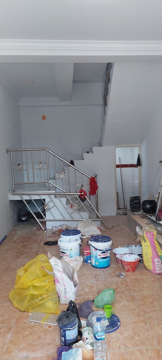 Ruko di jual rumah Jl. Laiya Pusat bisnis Grosir Pasar Sentral - 13