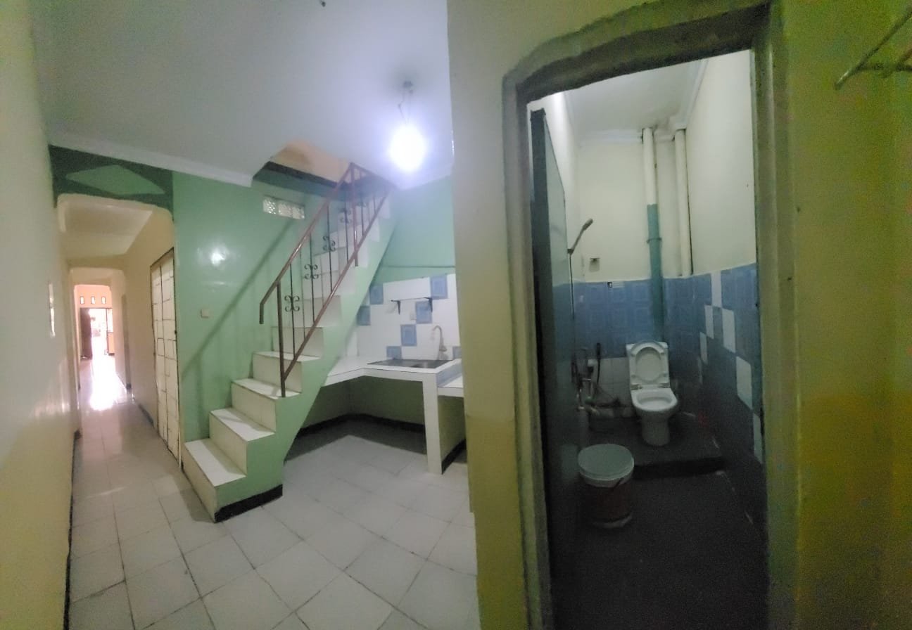 Rumah bangunan kokoh 2 lantai di Kontrakan sangat strategis wilayah Matraman Jakarta Timur - 44