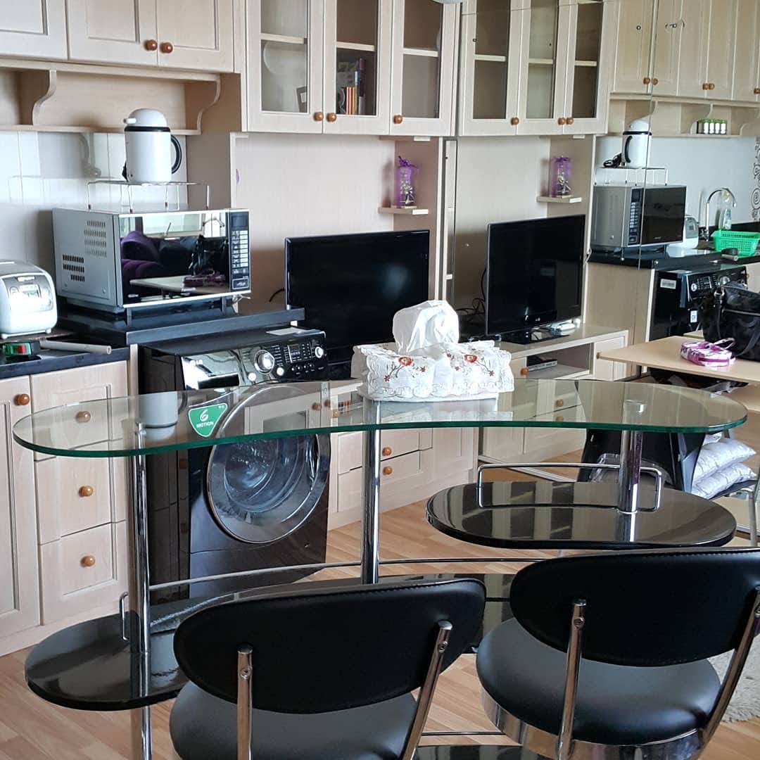 Dijual 1 BR Apartemen Batavia 35m2 Tower 2 Semi furnish, - 1