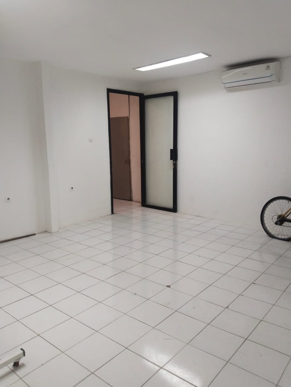 Disewakan Rukan dekat Mini Market di Kota Jakarta - 2