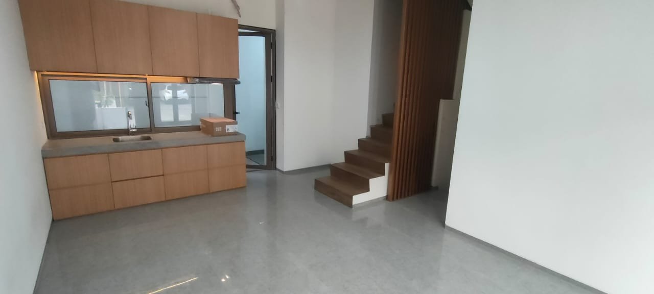 Rumah Baru Puri 11 Heritage Karang Tengah Tangerang Siap Huni - 9