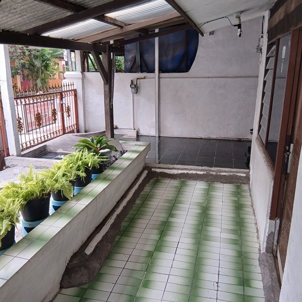 Rumah Second Strategis Bebas Banjir di Bekasi Kota - 4