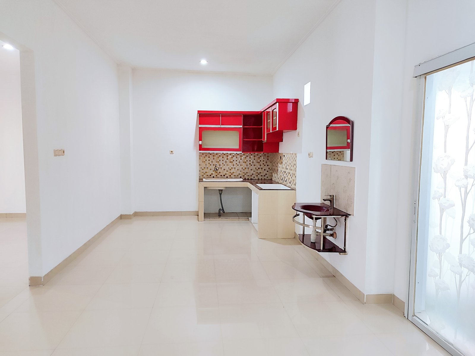 Dijual Cepat. Rumah berlokasi strategis & siap huni di Serpong dekat BSD. - 12