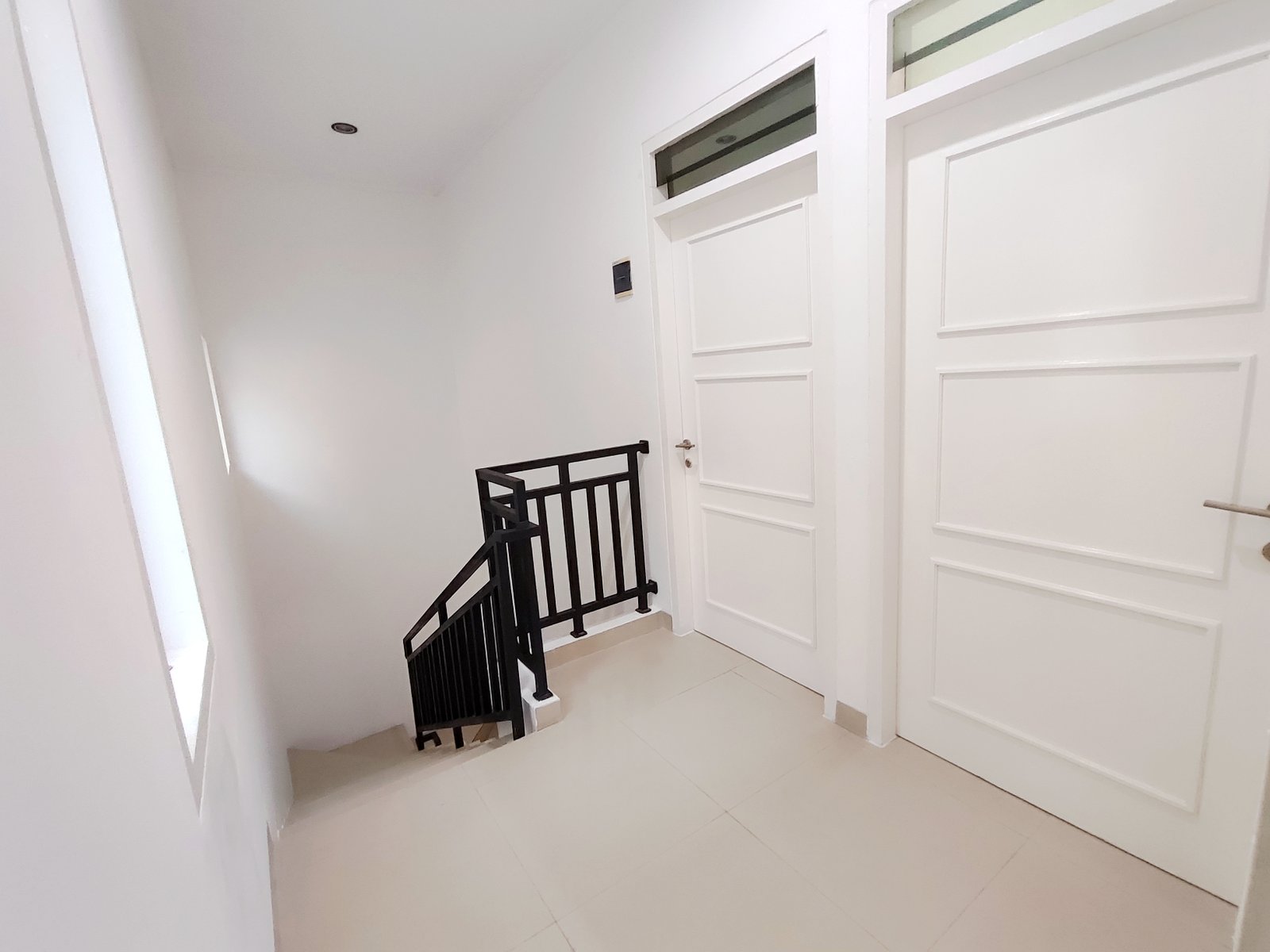 Dijual Cepat. Rumah berlokasi strategis & siap huni di Serpong dekat BSD. - 24