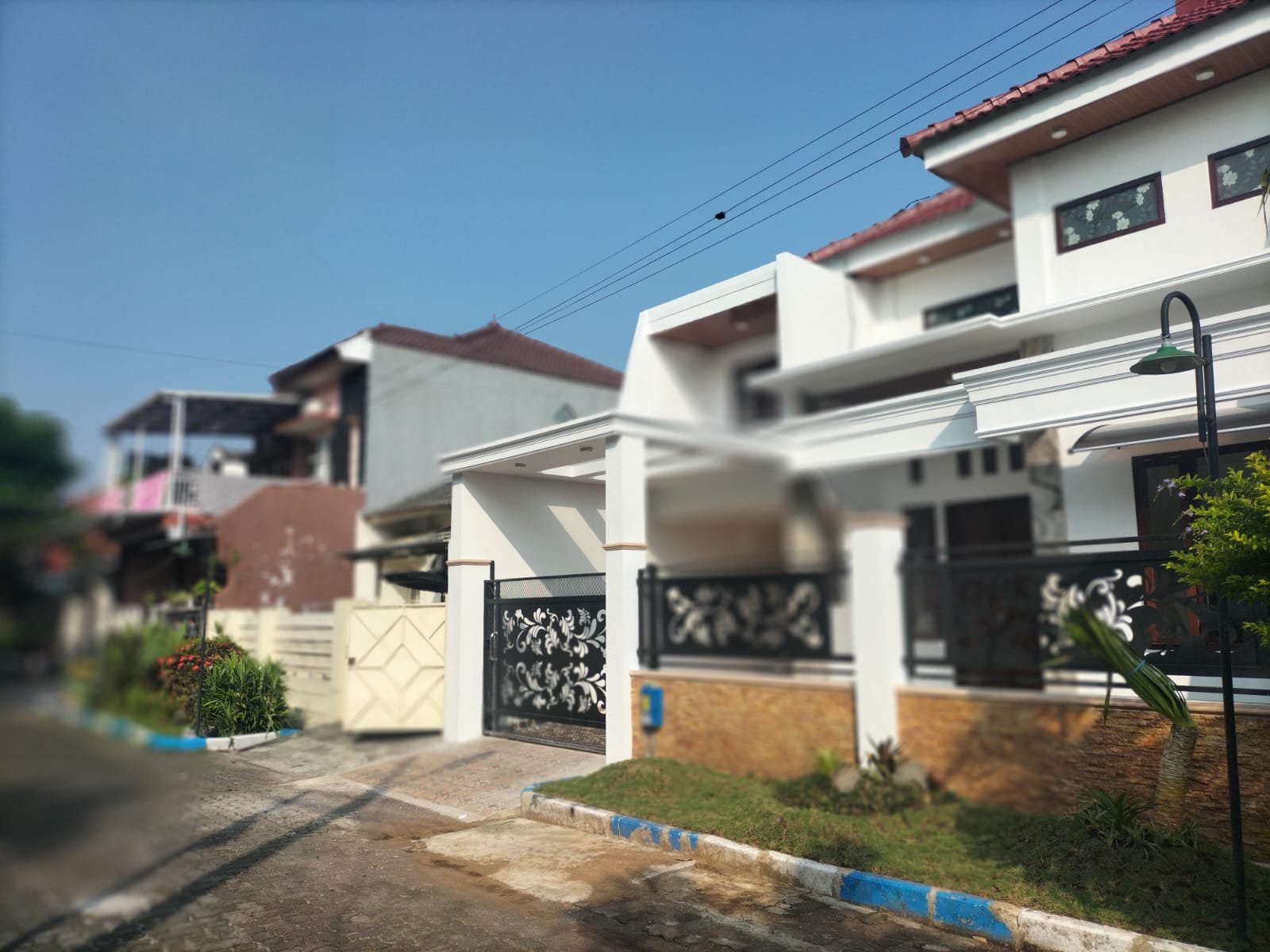 RUMAH BARU 2 LANTAI SIAP HUNI LOKASI STRATEGIS DI ARAYA MALANG - 10
