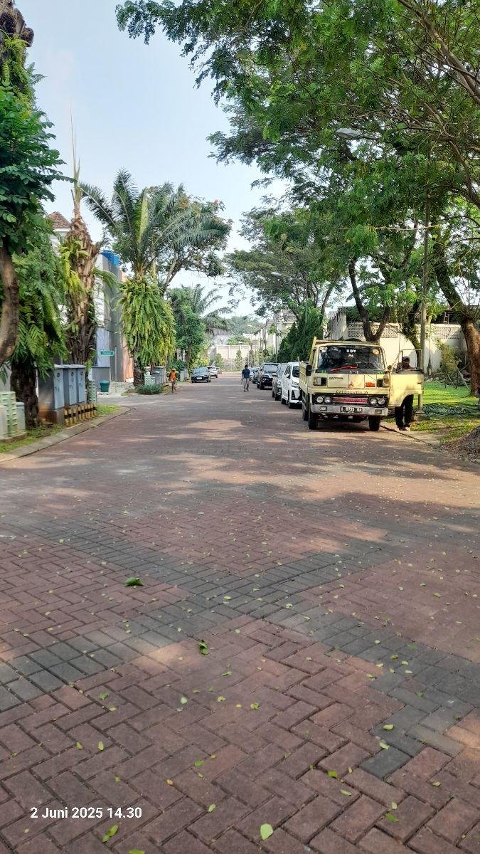 Dijual rumah 2lt Malibu Village Gading Serpong Tangerang - 4