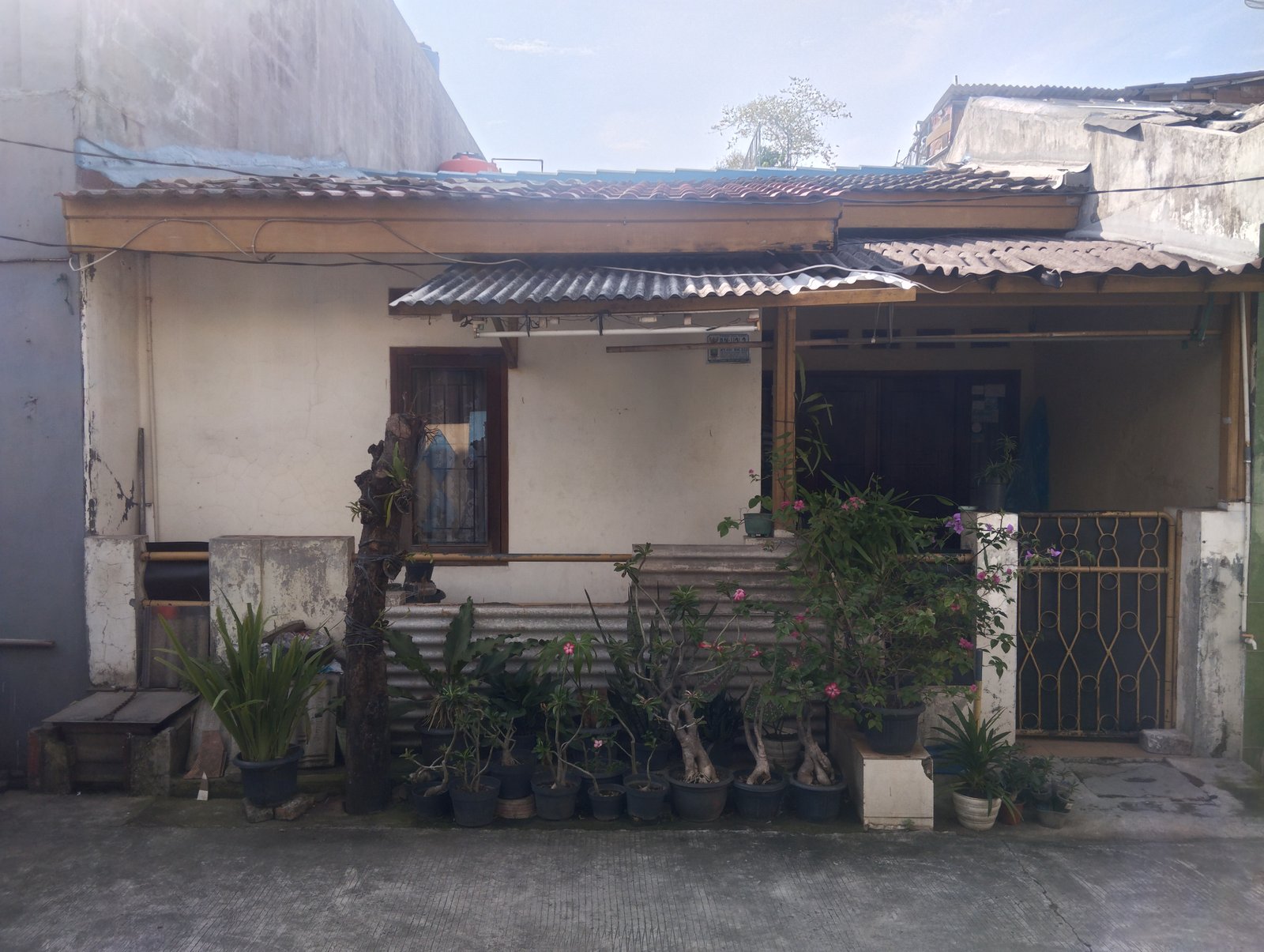 Dijual Rumah Lokasi Strategis dan Bebas Banjir di Pondok Ungu Permai - 2