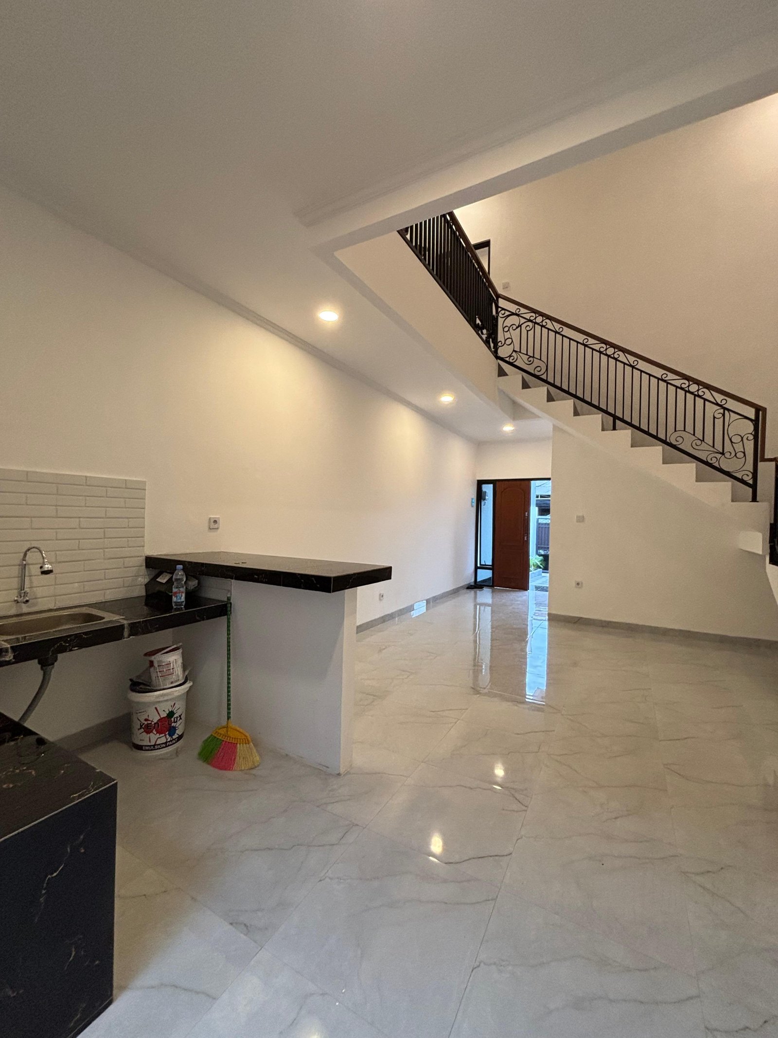 Rumah baru dalam komplek akses tol Jatiwaringin - 12