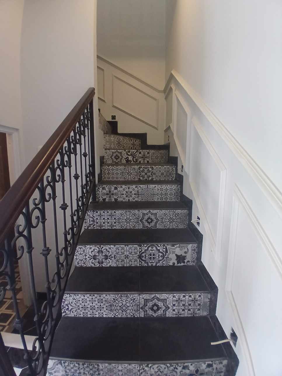 Rumah Klasik 2 lantai di Kalimulya Depok - 14