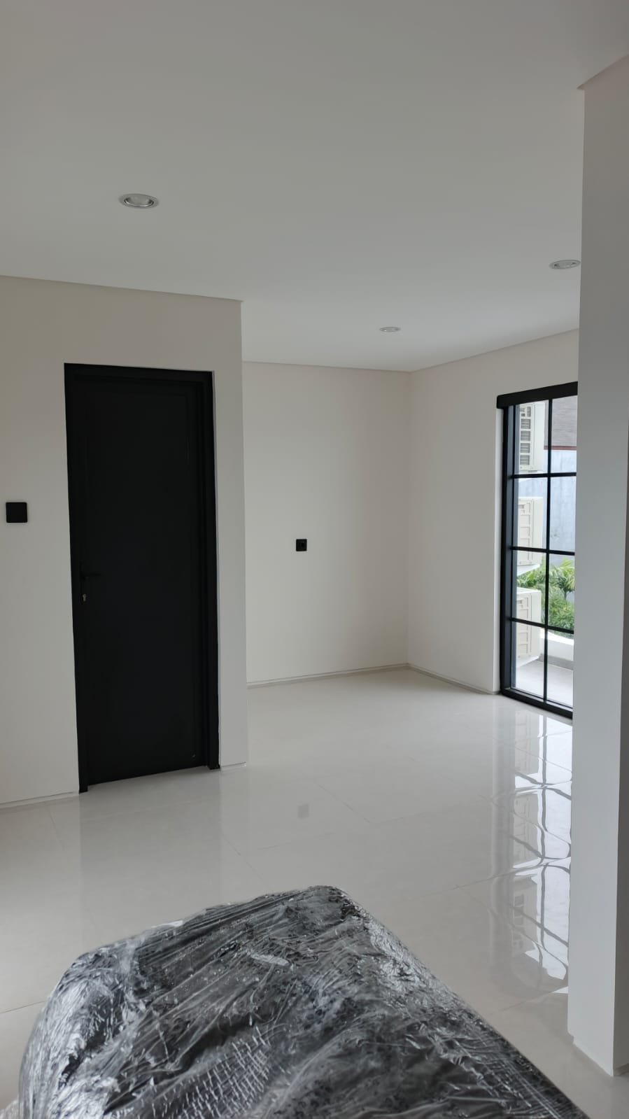 Rumah modern minimalis strategis di Cirendeu Tang Sel - 22