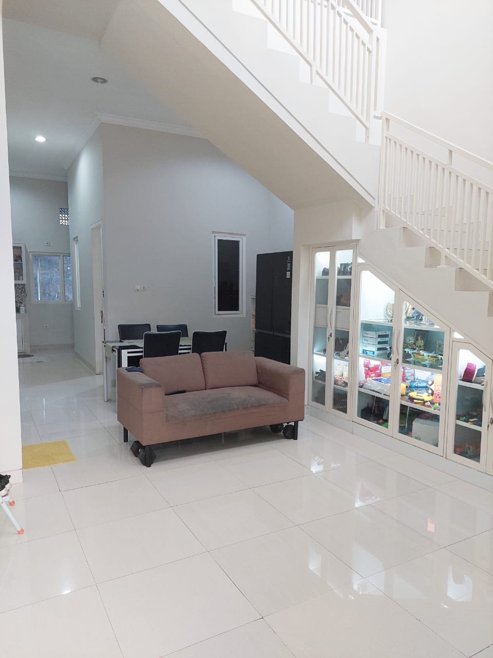 ‼️JUAL CEPAT TURUN HARGA‼️ Rumah Minimalis Modern Semi Furnished Lokasi Karah Surabaya - 17