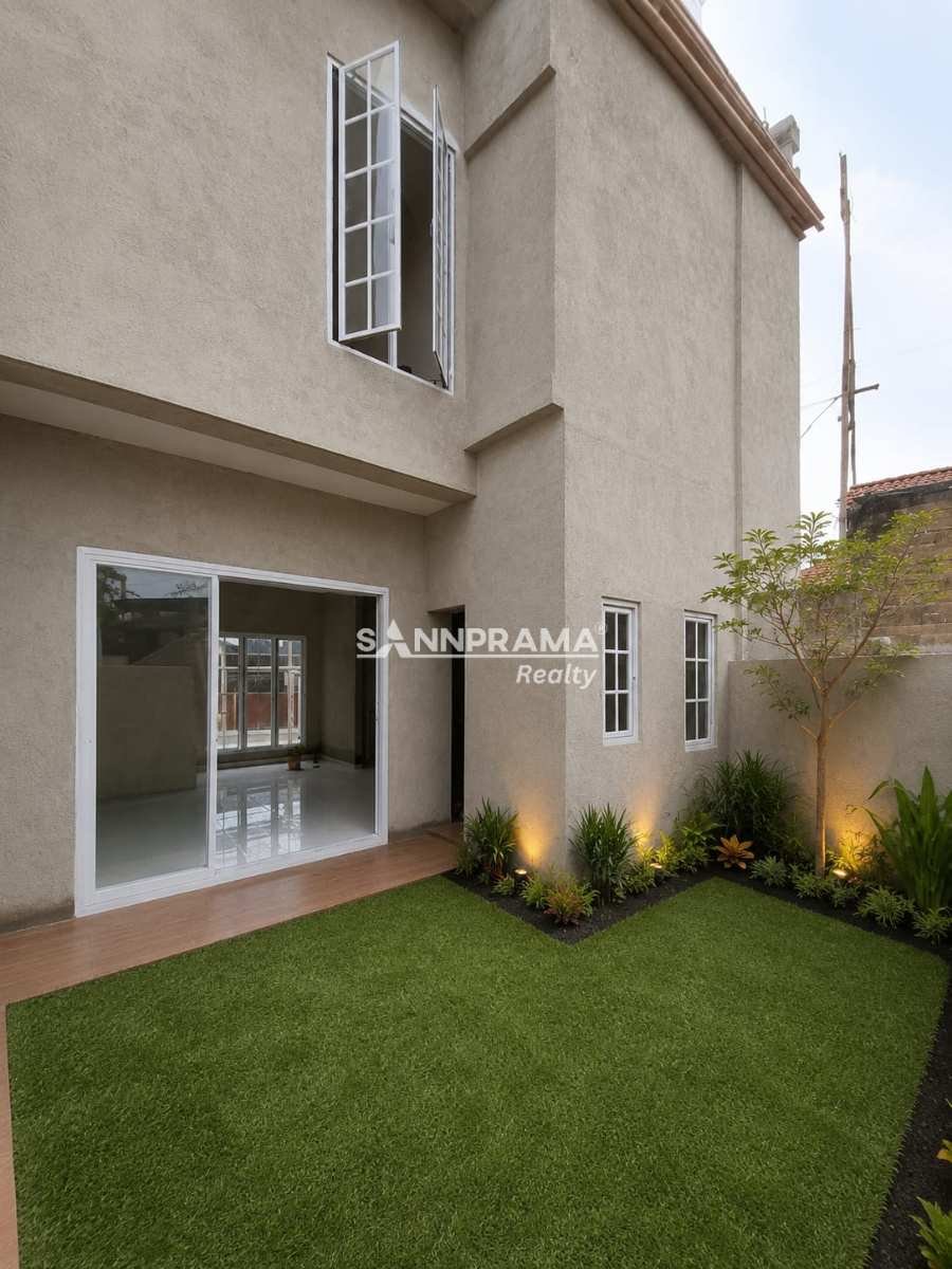 Rumah 2 lantai Modern Tropis di Mampang Depok - 28