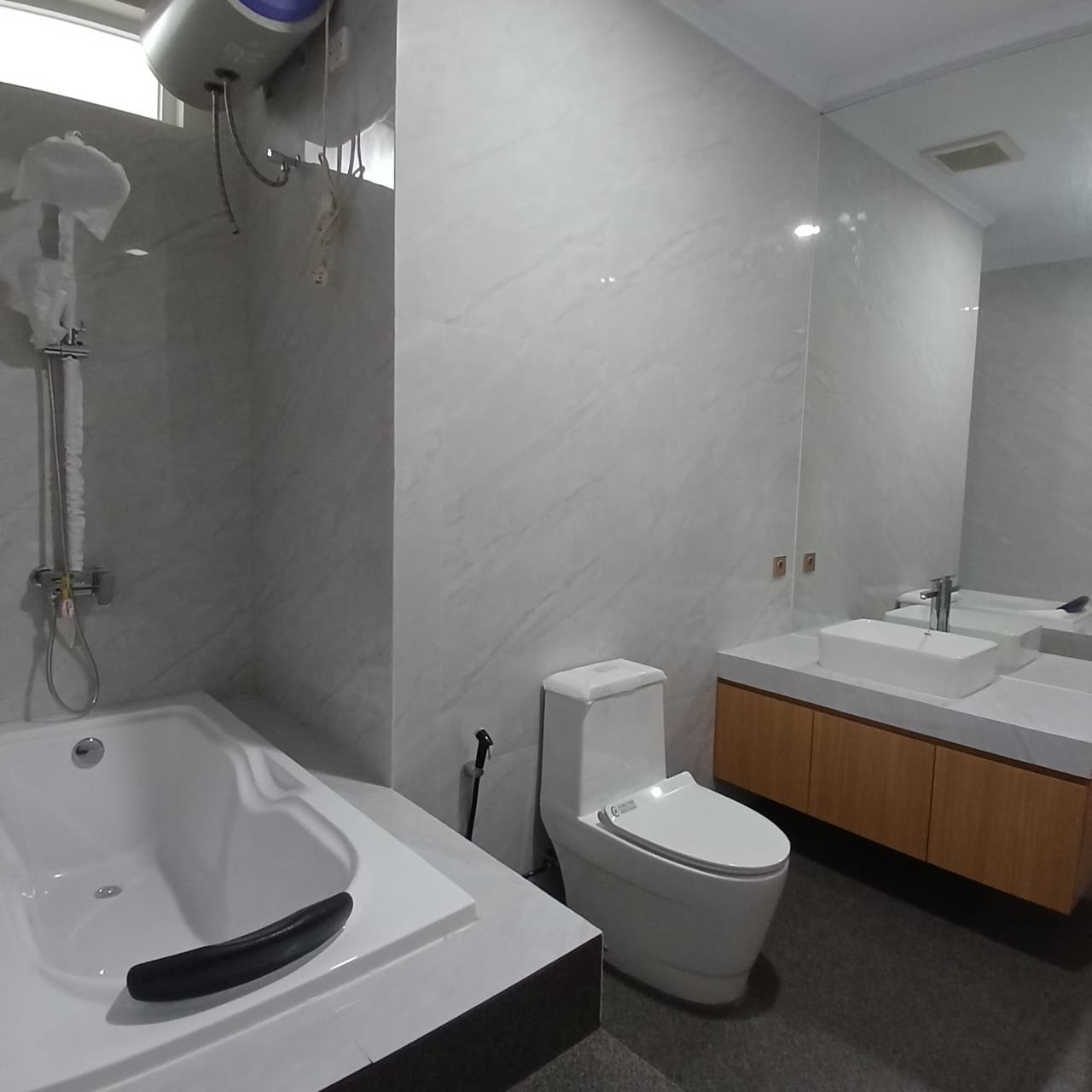 Rumah 2 Lantai Full Furnished - 9
